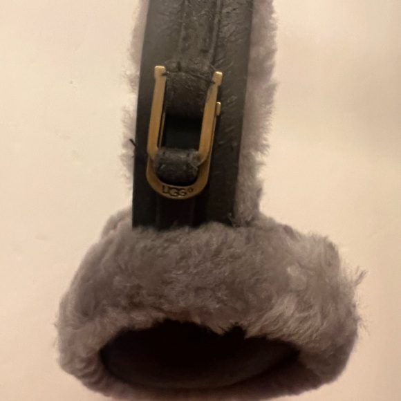 Ugg Gray Shearling Sheepskin Ear Warmers - Picture 3 of 4